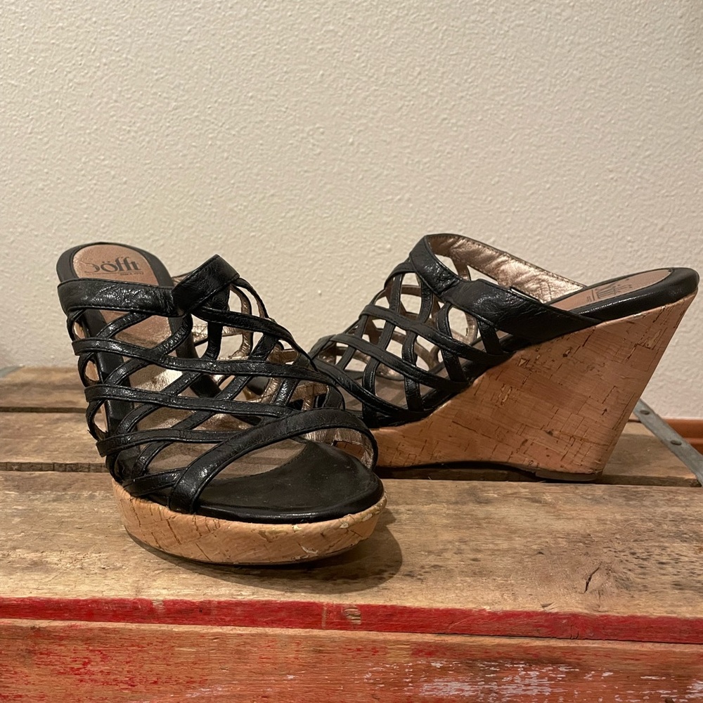 Sofft black wedges